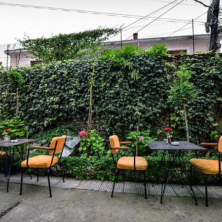 12 B&B Shkodër Екстериор снимка