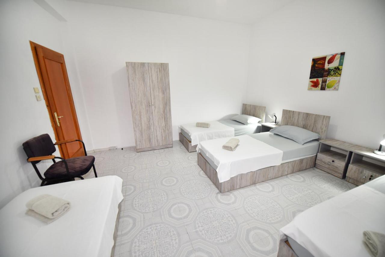12 B&B Shkodër Екстериор снимка