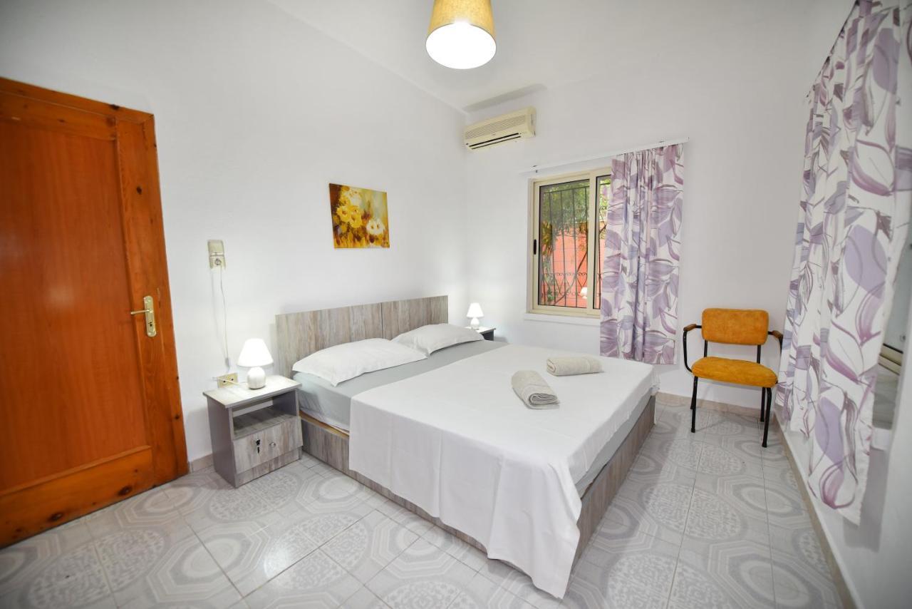 12 B&B Shkodër Екстериор снимка