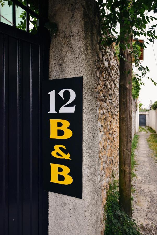 12 B&B Shkodër Екстериор снимка